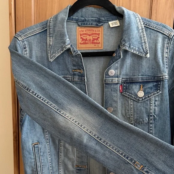 Levi's Light Blue Denim Jacket - Picture 3 of 6